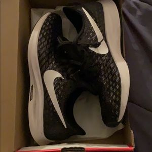 Nike Shoes - Pegasus 35 Nike Shoes - Pegasus 35